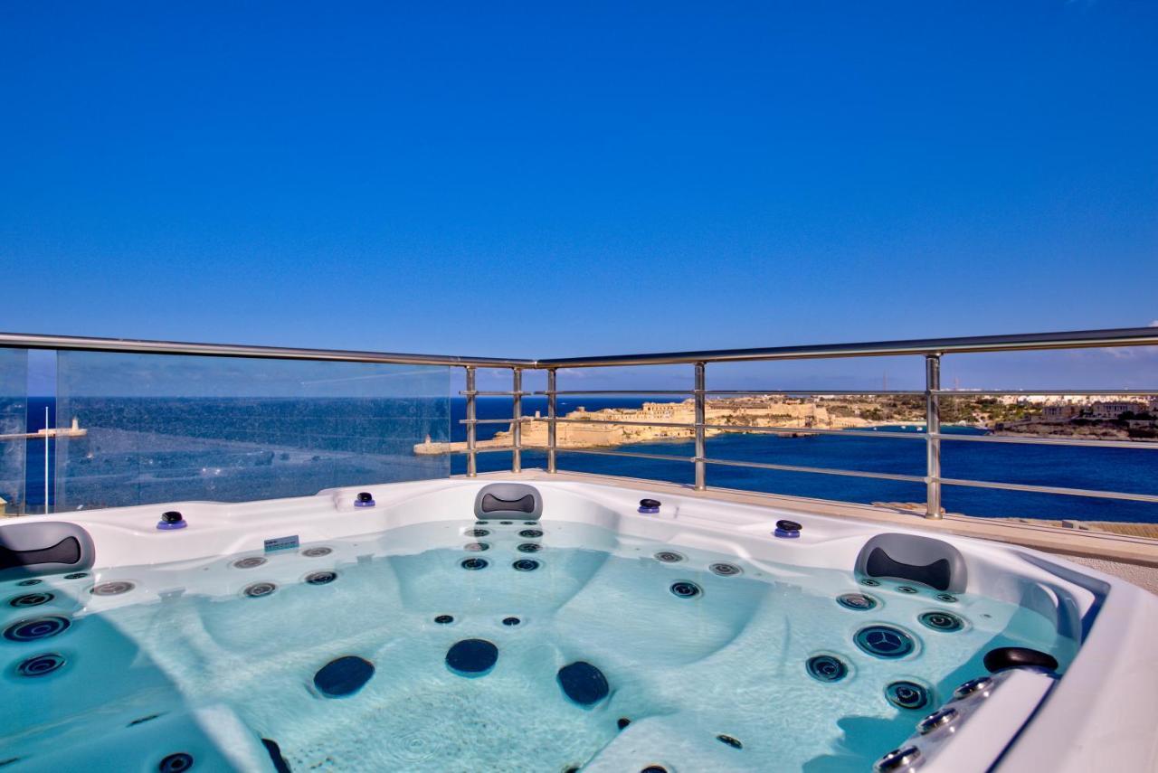 Valletta Luxury 4-Bedroom Duplex With Stunning Sea Views Private Terrace And Jacuzzi Exterior foto